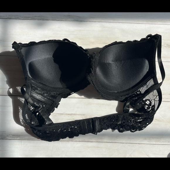 Black Lacy Bra - Picture 3 of 4